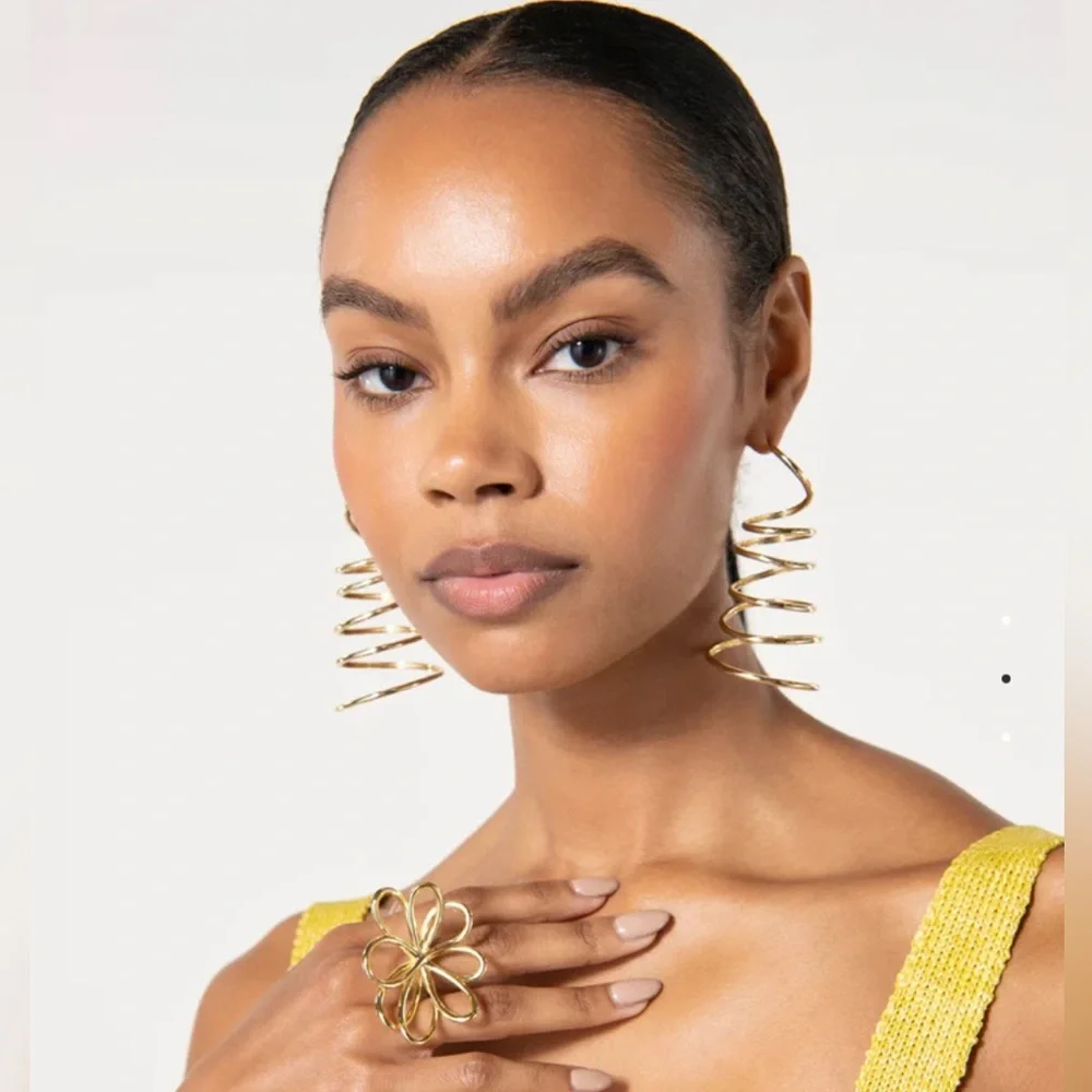 ๐บ๐HP๐๐บ NWT Cult Gaia Ezlynn Gold Serpentine Earrings - Picture 5 of 16